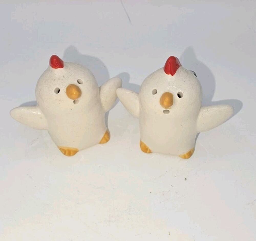 1 Pair of Miniature White Chicken Salt And Pepper Shakers Ceramic NEW